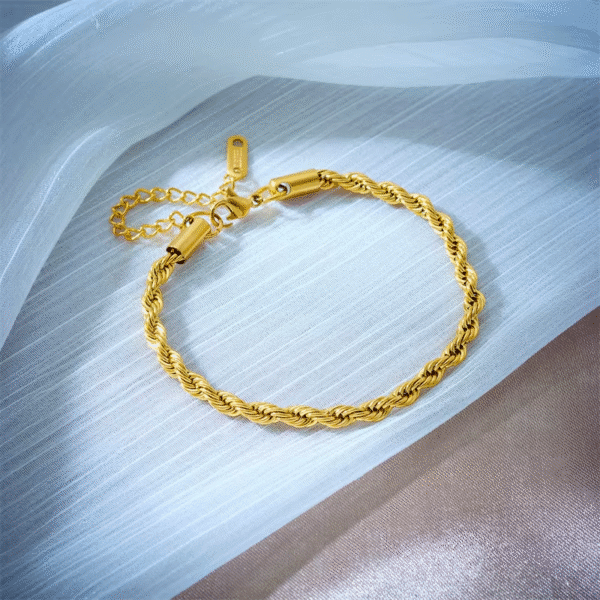 Elegant Stainless Steel Gold Jewelry Set for Women - Image 3