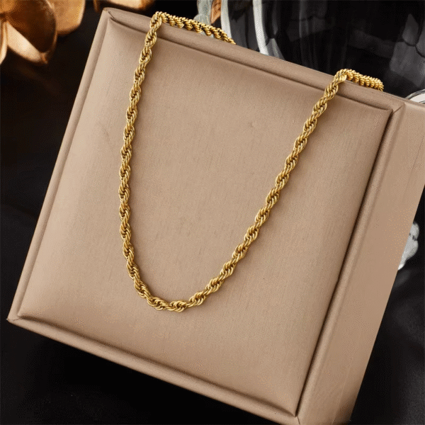 Elegant Stainless Steel Gold Jewelry Set for Women - Image 4